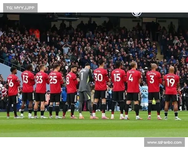 巴黎圣日耳曼更衣室氛围积极球员频繁交流增进默契提升团队凝聚力 巴黎圣日耳曼更衣室氛围积极球员频繁交流增进默契提升团队凝聚力